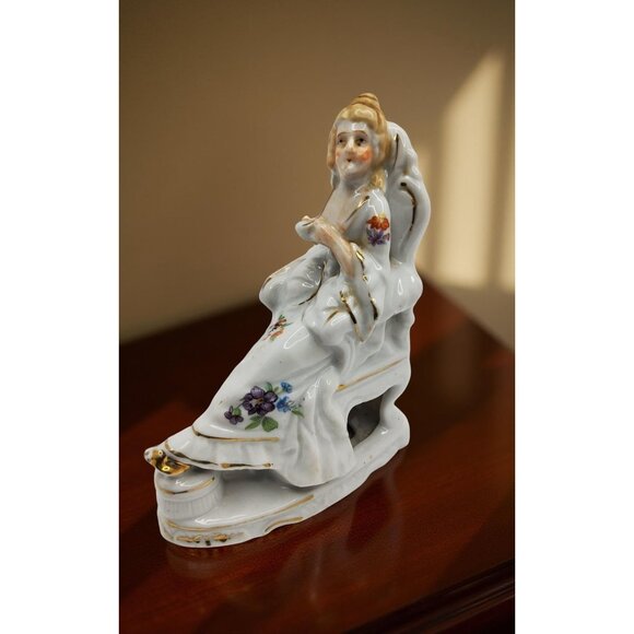 vintage 1950s beautiful Porcelain hand painted gold trim occupied japan Figurine - Picture 3 of 8